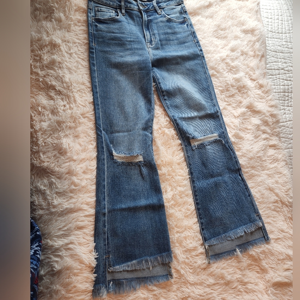 Chic Blue Frayed Hem Flare Jeans